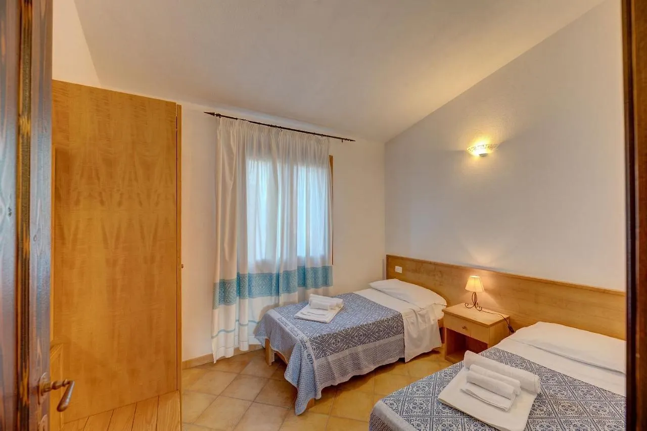 Apartament The Fantastic Residenza Badus Two Bedroom Sleeps Six Child Num0818 Badesi