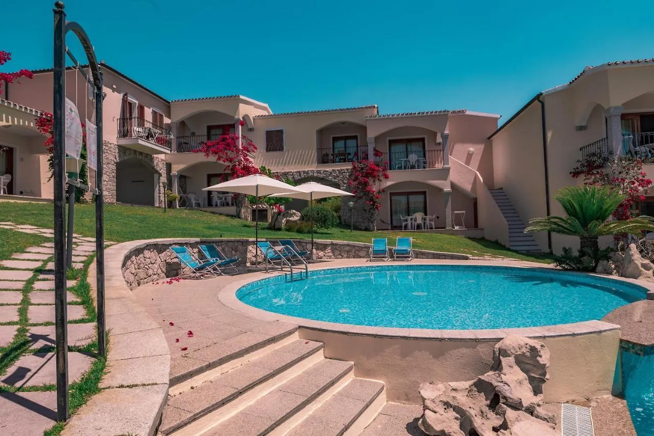 The Fantastic Residenza Badus Two Bedroom Sleeps Six Child Num0818 Badesi Apartament
