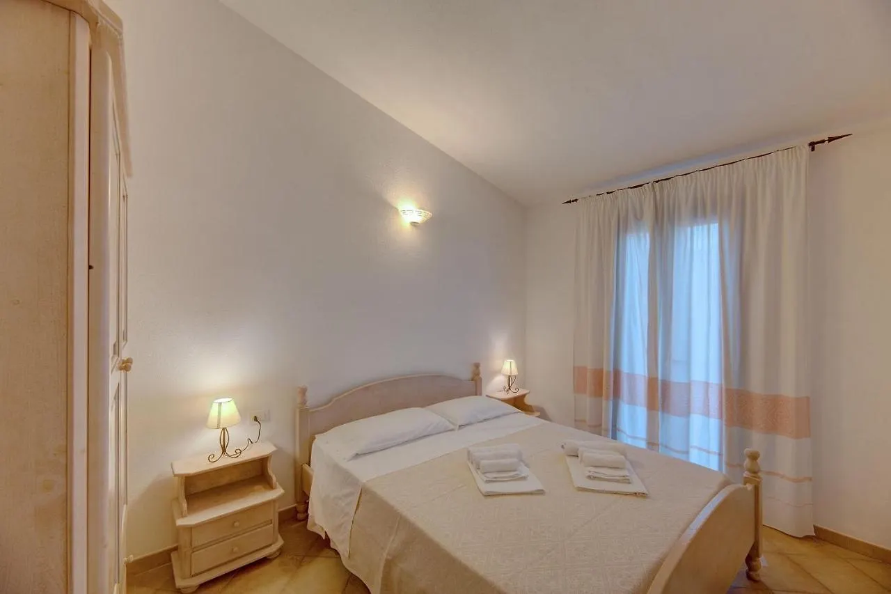 Lejlighed The Fantastic Residenza Badus Two Bedroom Sleeps Six Child Num0818 Badesi Italien