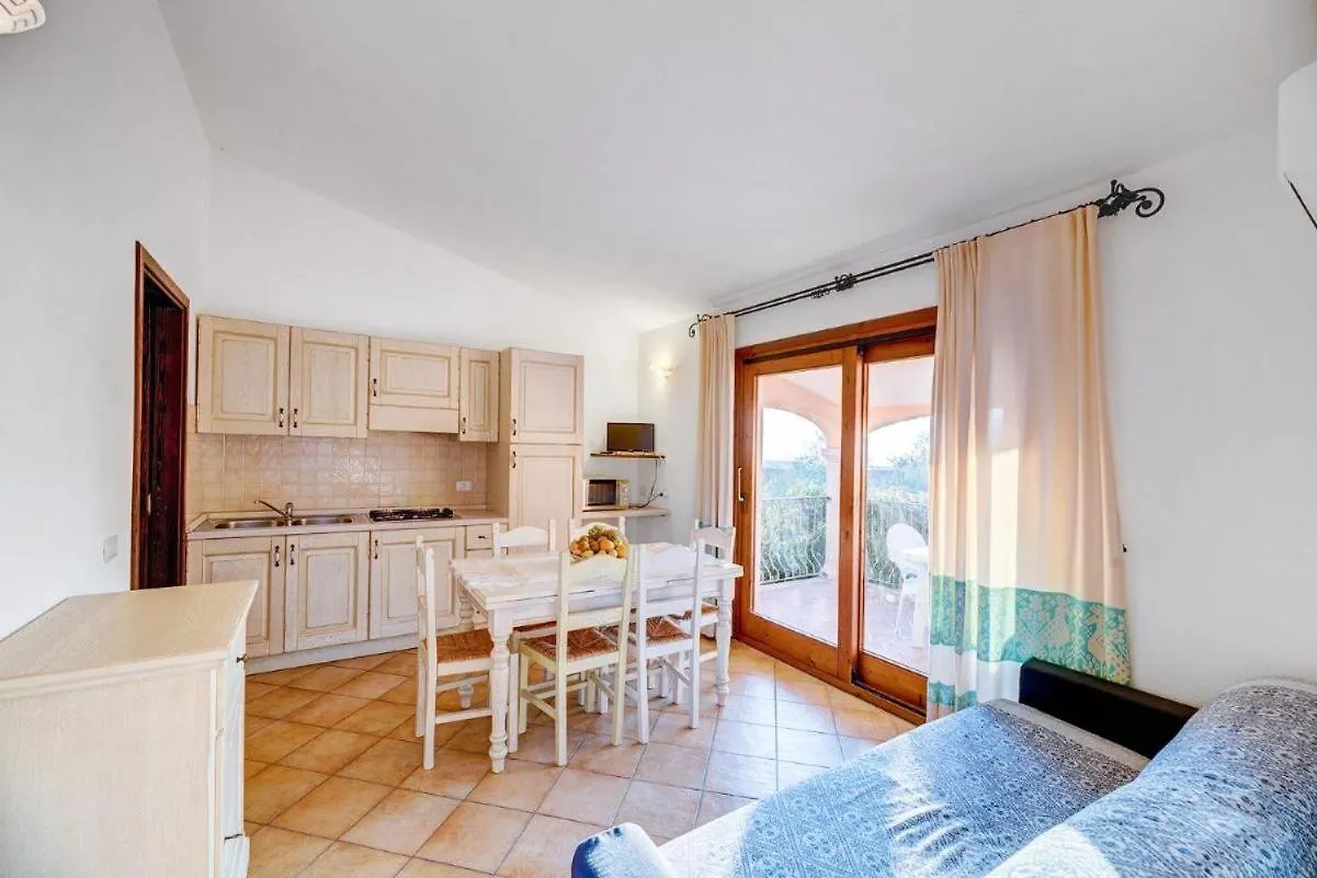 The Fantastic Residenza Badus Two Bedroom Sleeps Six Child Num0818 Badesi 0*,  Włochy