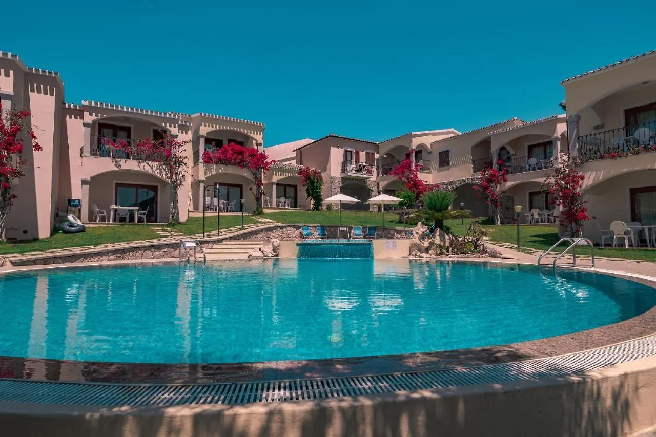 The Fantastic Residenza Badus Two Bedroom Sleeps Six Child Num0818 Badesi 0*,  Włochy