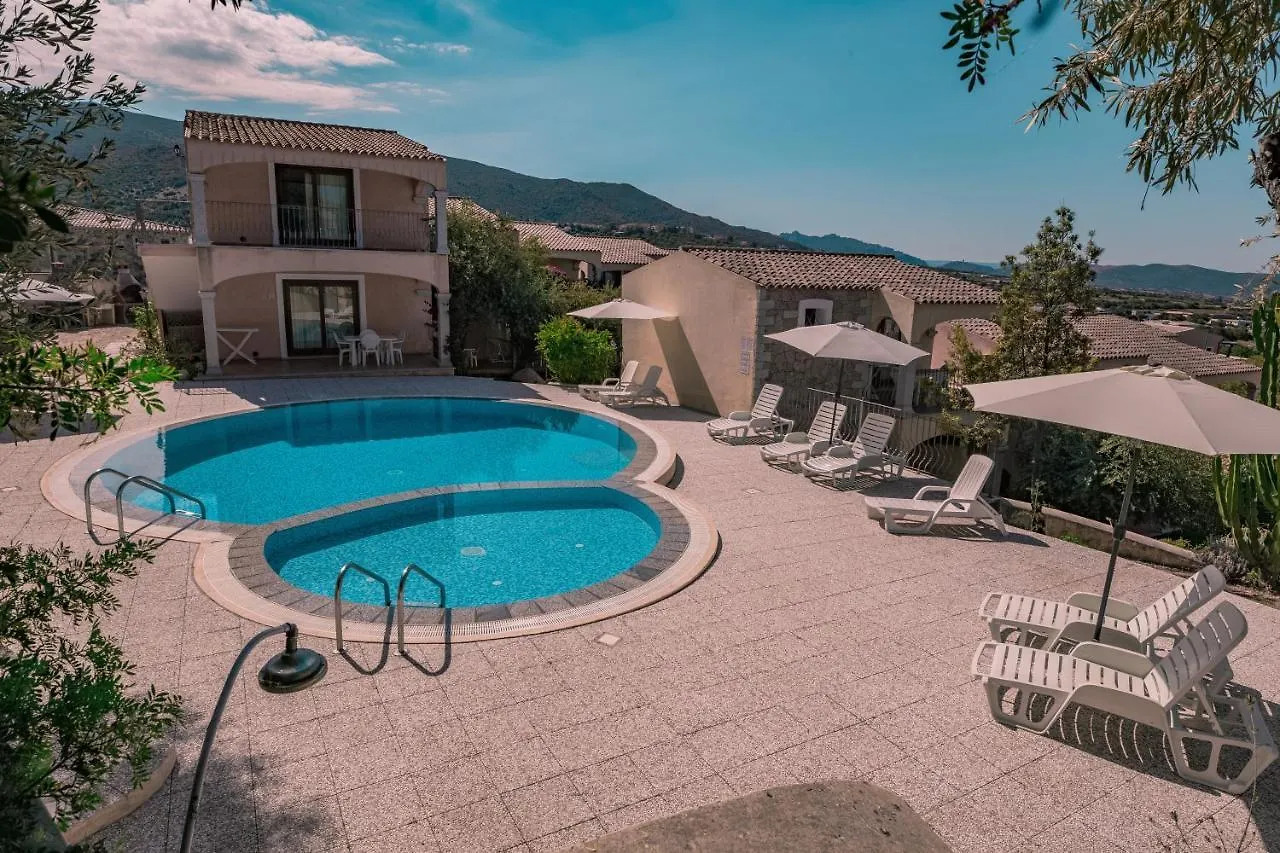The Fantastic Residenza Badus Two Bedroom Sleeps Six Child Num0818 Badesi